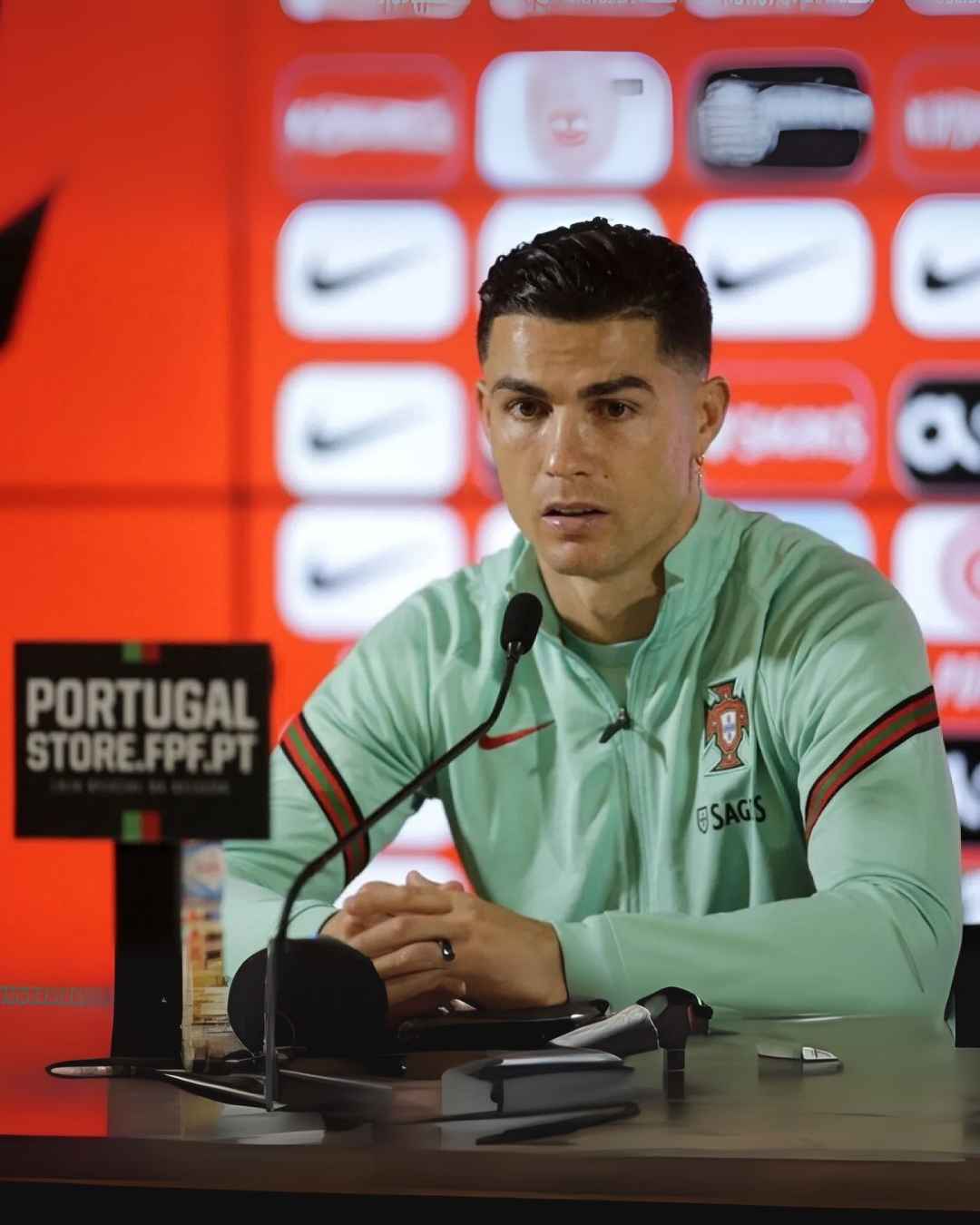 Ronaldo dalam sesi wawancara